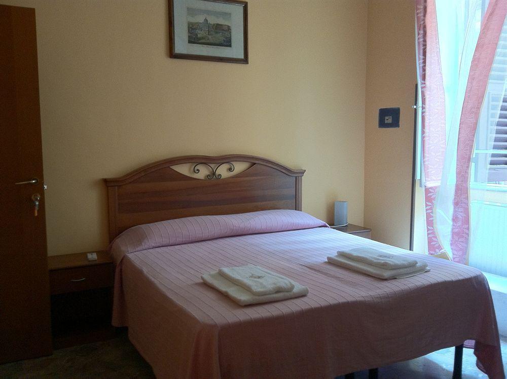 San Daniele Bundi House Pensión Roma