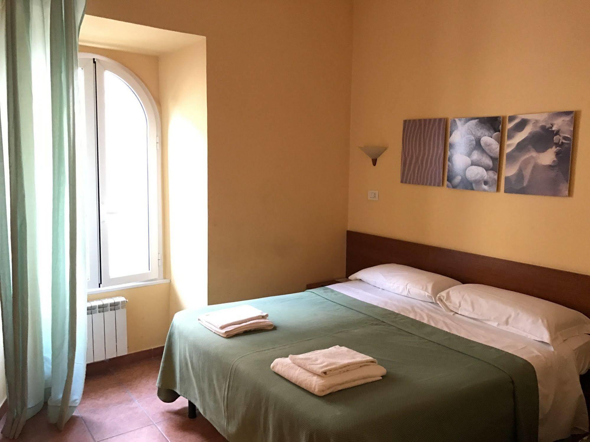 San Daniele Bundi House Pensión Roma